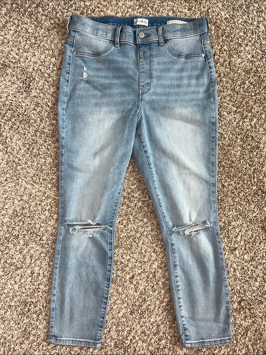 Wonderly Denim - Wonderly Hi-Rise Skinny Crop Distressed Skinny Jeans Size 10R